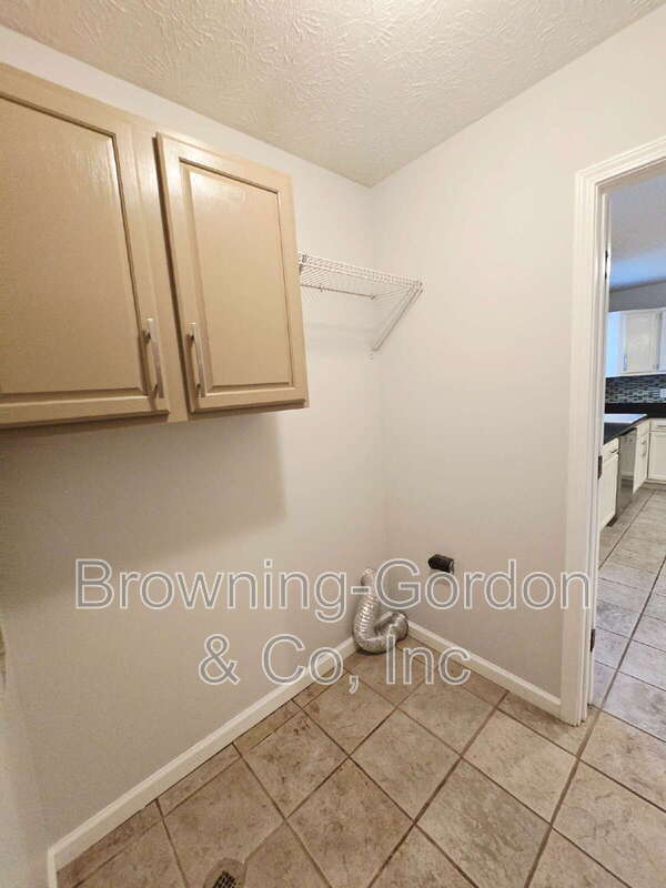 Building Photo - 243 Ash Grove Dr