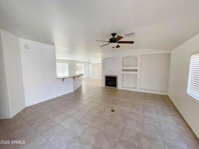 Building Photo - 4981 E Catalina Ct
