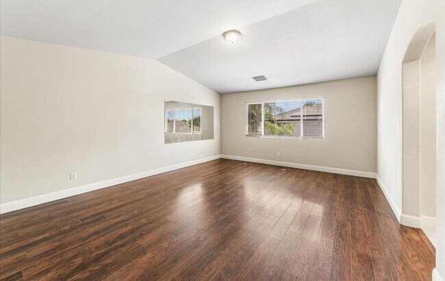 Building Photo - 240 Angora St