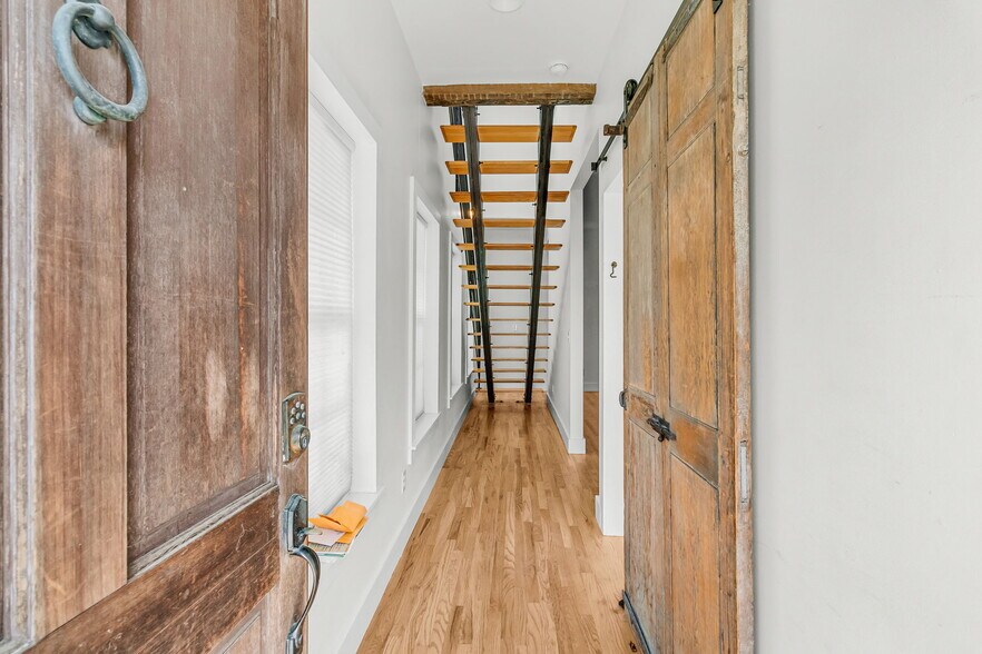 Building Photo - 40 Poinsett St