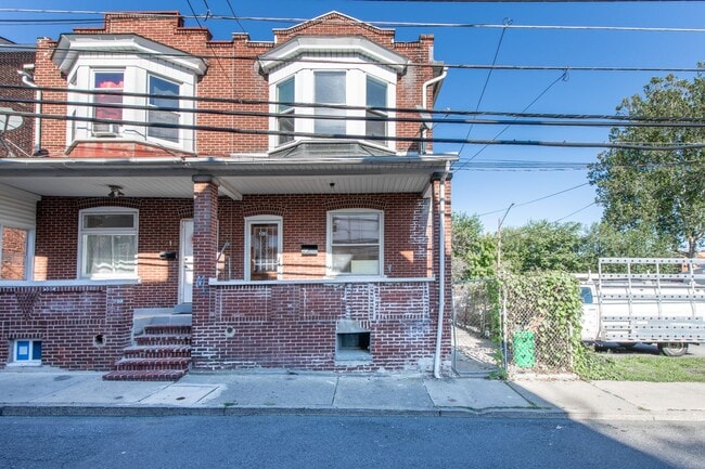 Primary Photo - ? Spacious 4-Bedroom Home in Allentown – M...