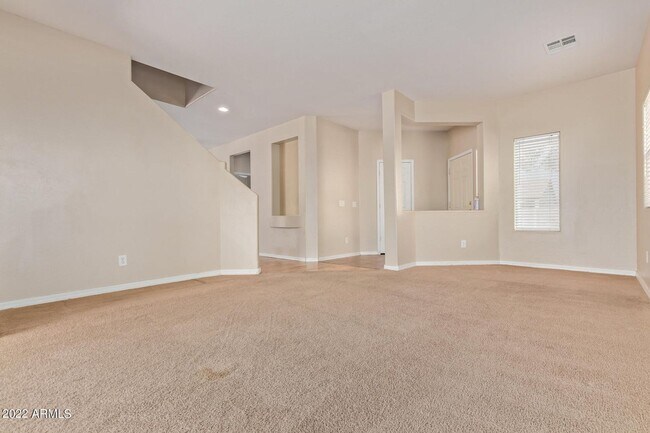Building Photo - Beautiful 5 bedroom, 3 bathroom home in Surprise AZ