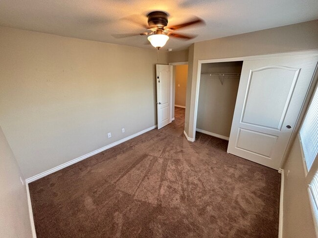 Building Photo - Spacious 4BED/3BATH Home Located in North Las Vegas Enjoy Rent-Free Holidays!