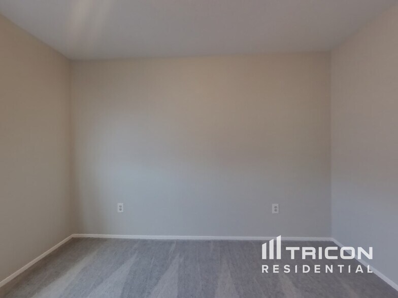 Building Photo - 1208 Cape Cod Dr