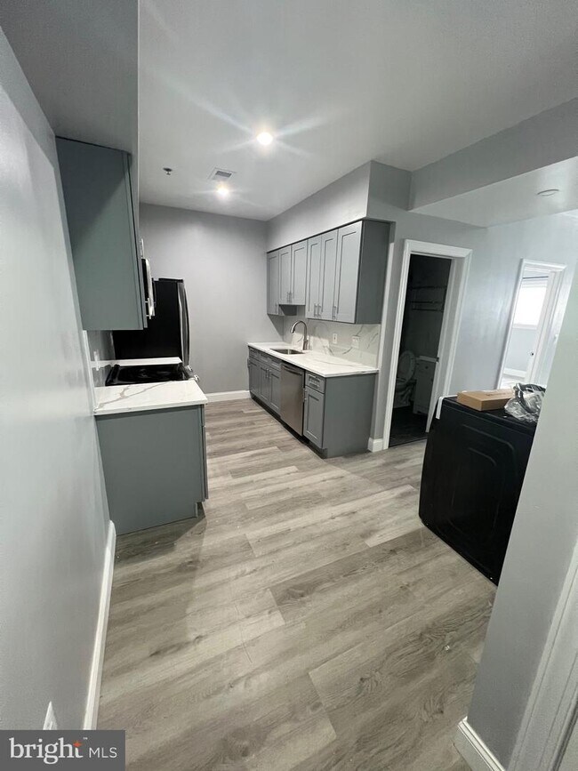 Building Photo - 1611-15 Ridge Ave