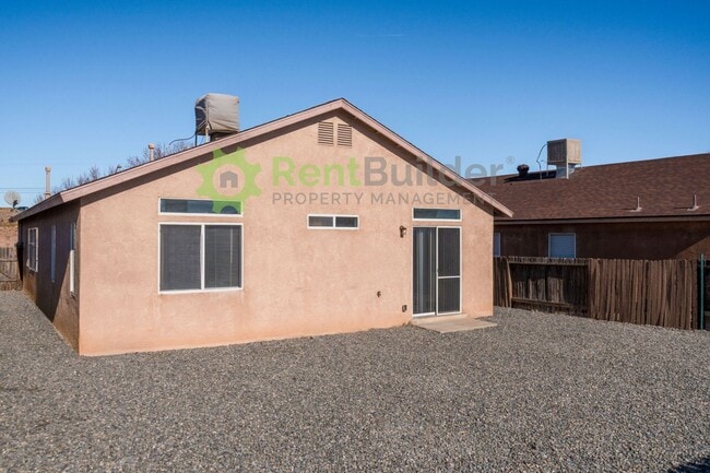 Building Photo - WOW, MOVE IN SPECIAL. $999.00 FIRST FULL MONTHS RENT!! FULLY RENOVATED HOME