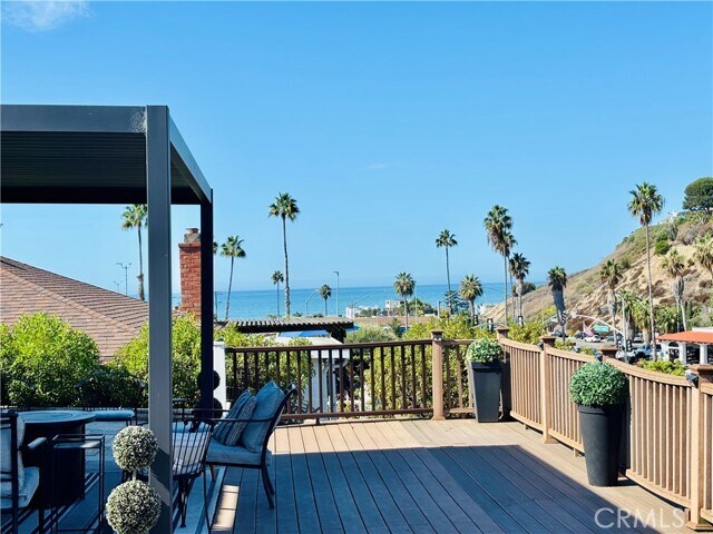 Building Photo - 205 Via Montego