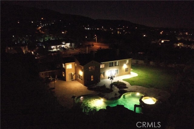 Building Photo - 1583 Twin Oaks Cir