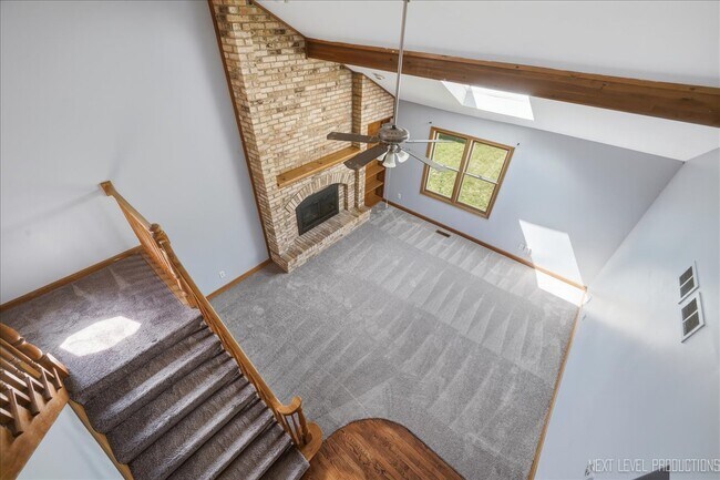 Building Photo - 13 Saddlewood Ct