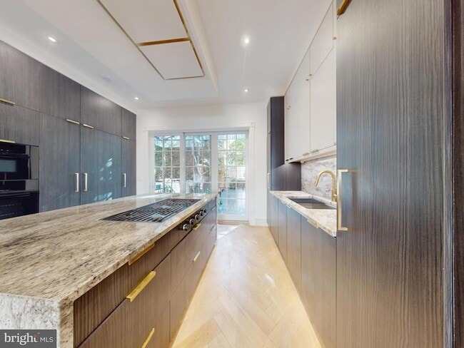 Building Photo - 1808 Riggs Pl NW