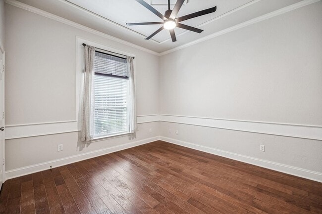 Building Photo - 2900 Creekview Dr