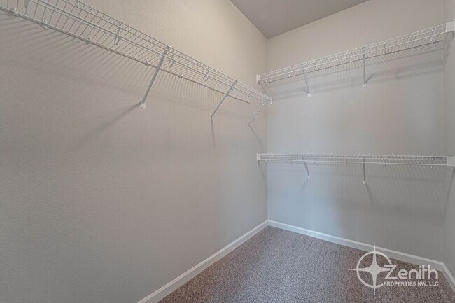 Building Photo - 16304 NE 21st St