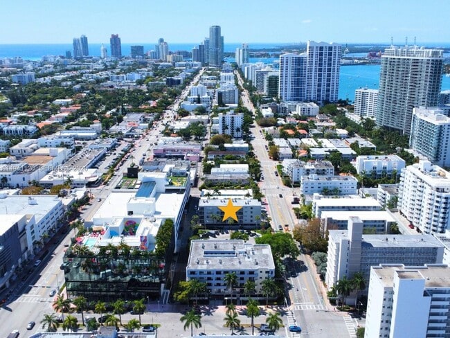 Building Photo - 1615 West Ave