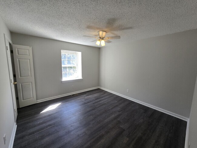Building Photo - 4812 Blue Bird Ct