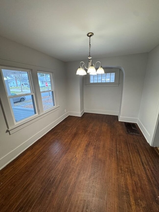 Building Photo - 3105 Alexander St