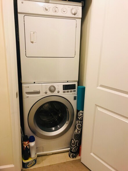 In-condo Laundry unit - 3600 S Glebe Rd