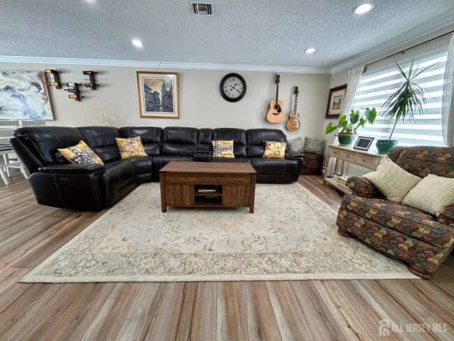 Building Photo - 28 Larch Plaza