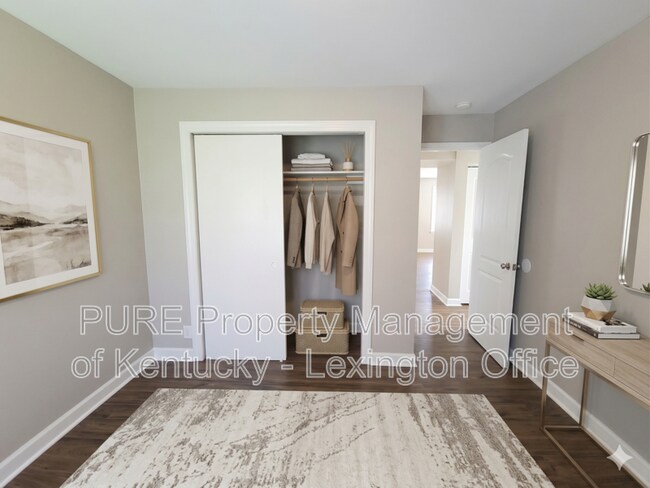 Building Photo - 444 Schenkel Ln