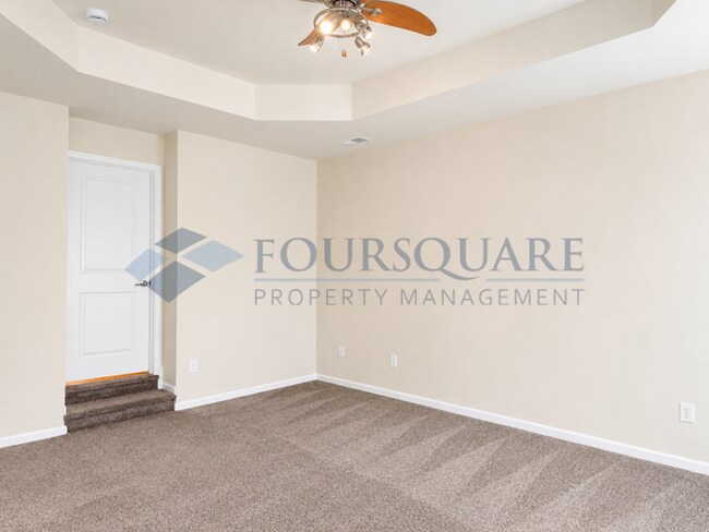 Building Photo - Beautiful 4-Bedroom Home Screened Porch & Bonus Room – Minutes from RTP, Shopping & Dining , Comm...