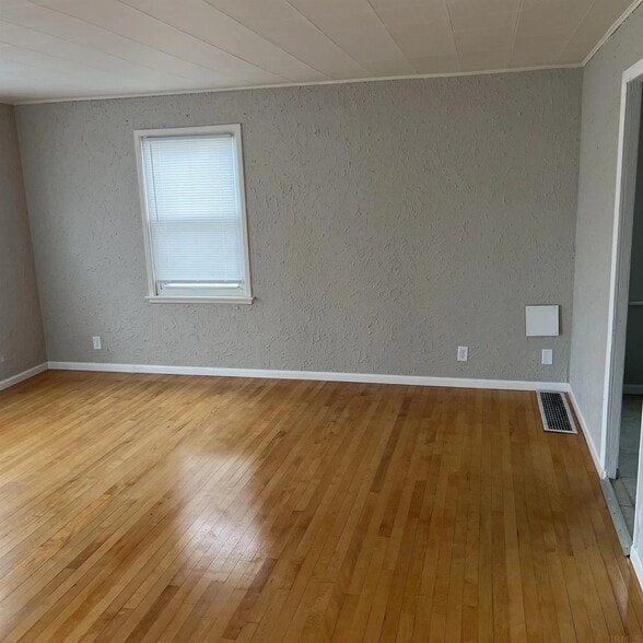 Building Photo - 1525 N Adams St