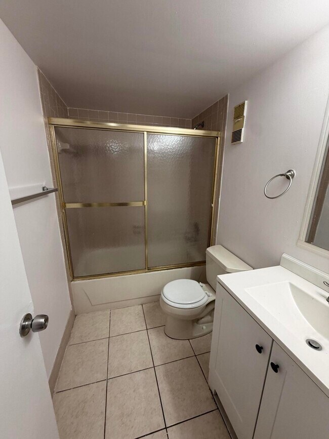 Building Photo - 8720 N Sherman Cir