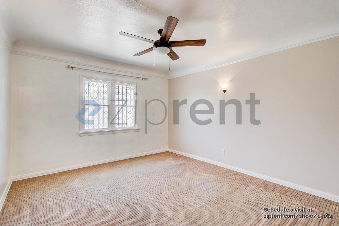 Building Photo - Unit