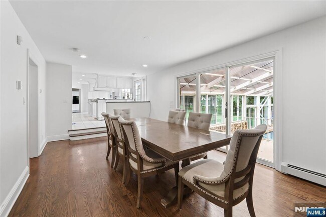 Building Photo - 122 Helen Ct
