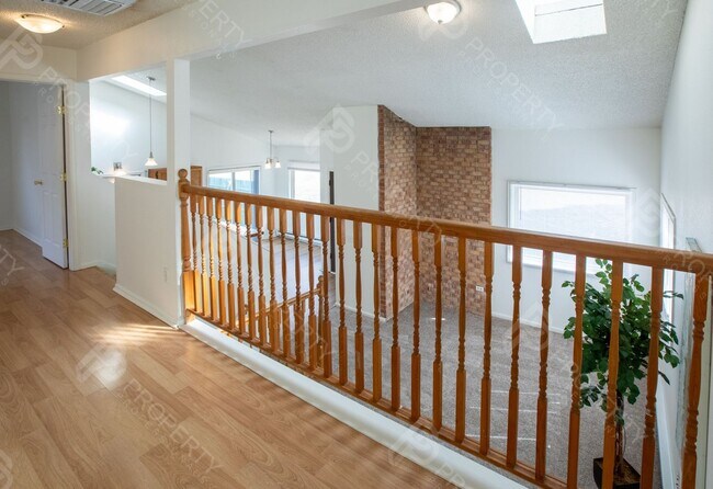 Building Photo - Single Family Home for Rent in Rifle