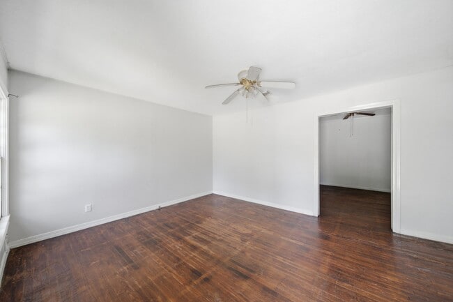 Building Photo - 410 Live Oak St