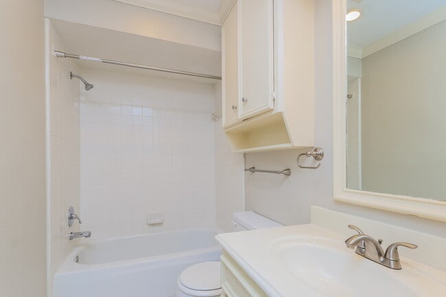 Building Photo - 5623 Evergreen Valley Dr