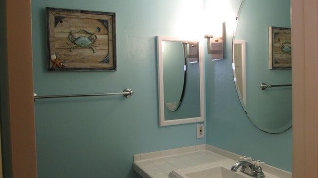 Building Photo - FOR SALE/ OCEAN FRONT/ $825K