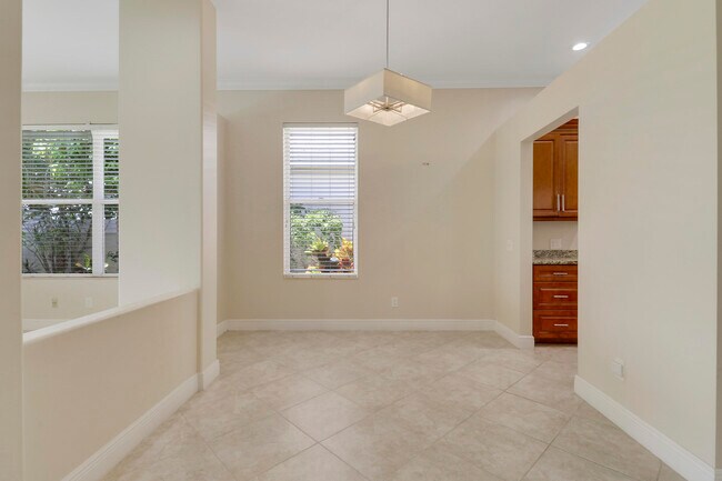 Building Photo - 1215 Gator Trail