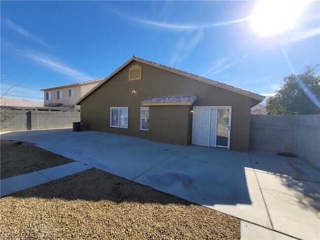 Building Photo - 4406 Cinema Ave