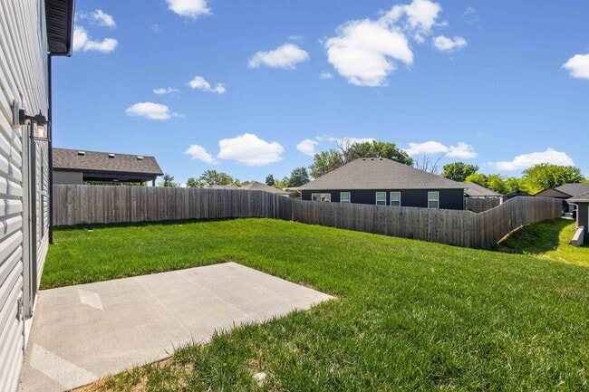 Building Photo - 3400 Naples Dr