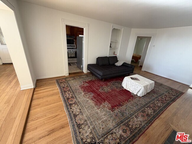 Building Photo - 653 Ramona Ave