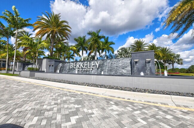 Building Photo - 19886 Meadowside Ln