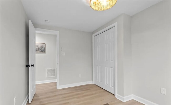 Building Photo - Newly Renovated 4 Bedroom, 2 Full Bath Home, Available Immediately!