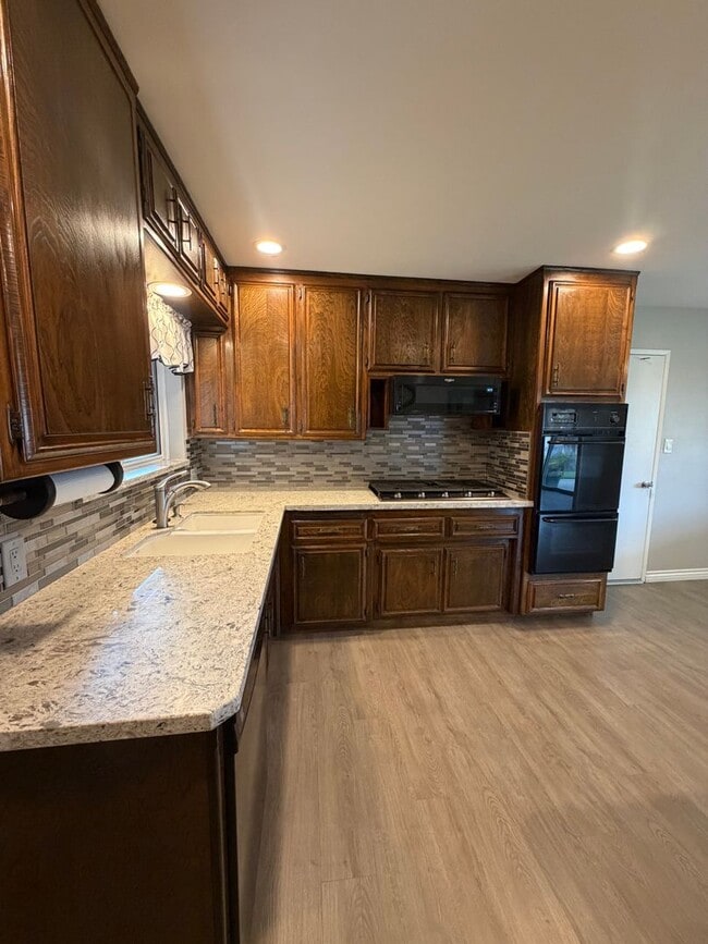 Building Photo - 4301 Skye Dr