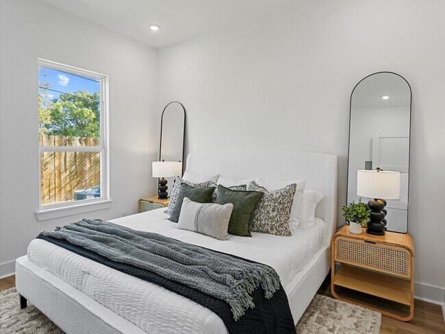 Building Photo - 8318 Williamsdell St