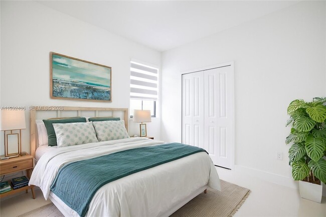 Building Photo - 1841 SW 145th Ave