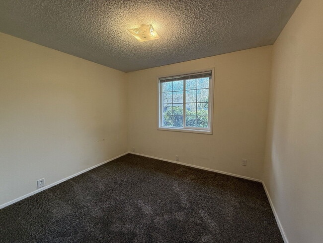 Building Photo - 2485 York St