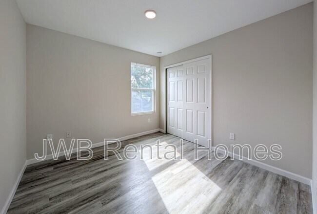Building Photo - 8936 Cocoa Ave