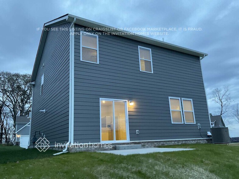 Building Photo - 5088 Mifford Dr