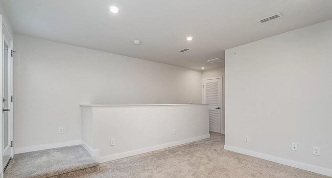 Building Photo - 151 Music Hall Wy