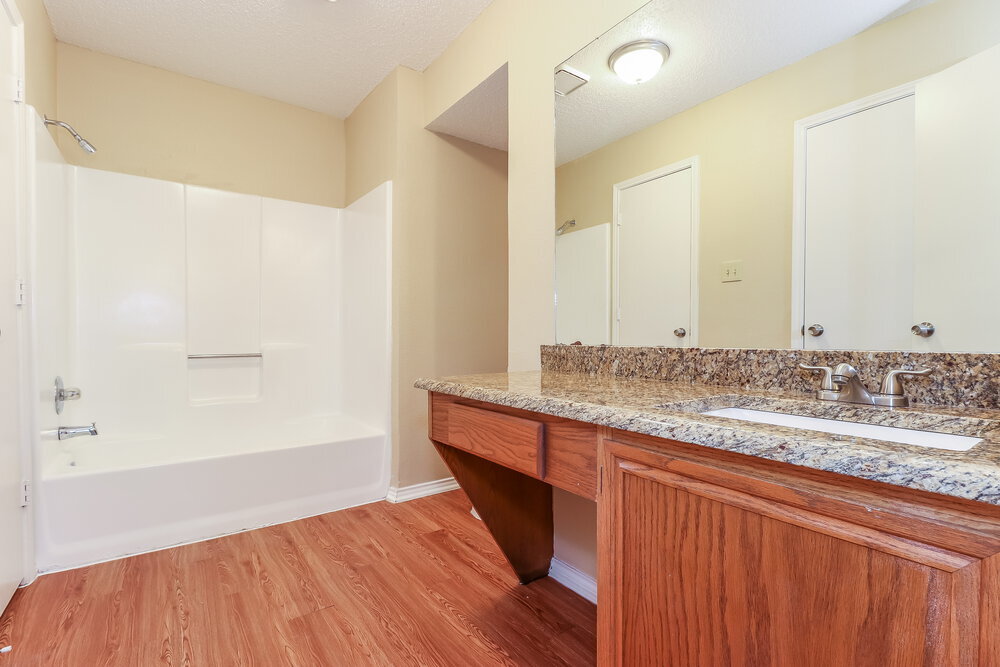 Building Photo - 1125 Hidden Creek Dr