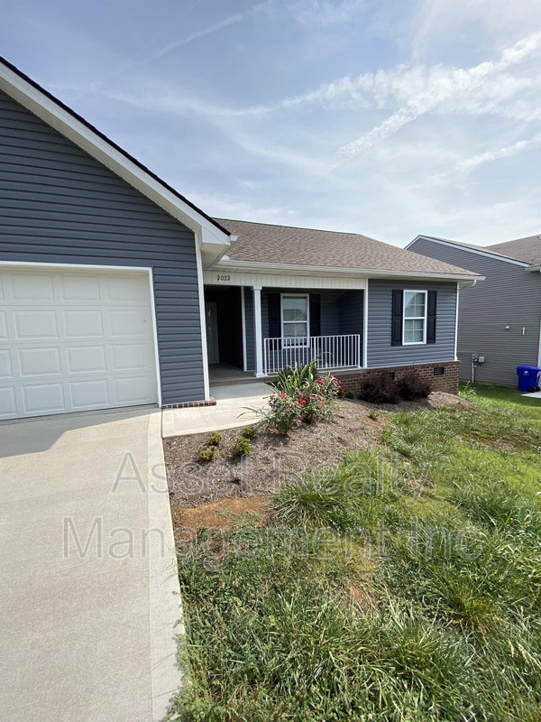 Building Photo - 2022 Bluebonnet Drive