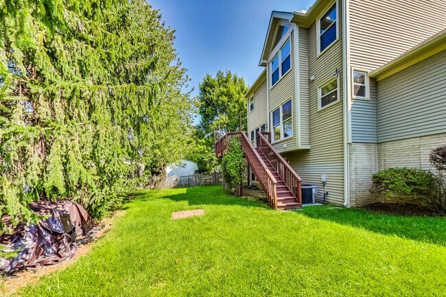 Building Photo - Cool on Cool Spring! Large SF 4 Bed + 2.5 BA