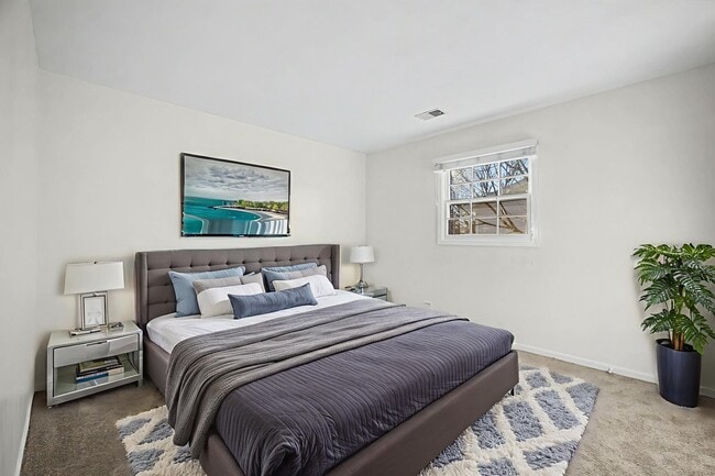 Building Photo - 1315 Jane Ave