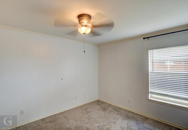 Building Photo - 1537 Nottoway Pl