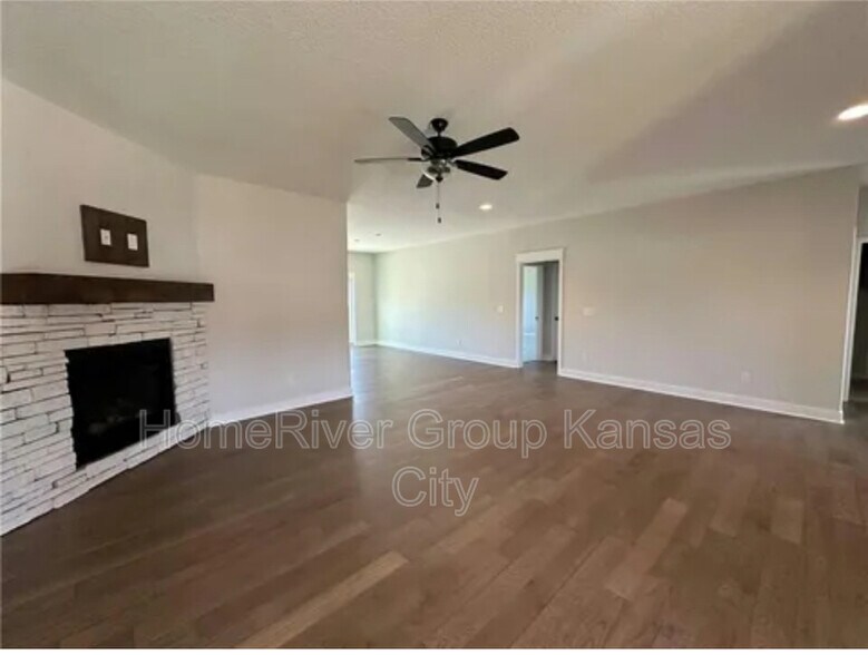 Building Photo - 6753 Prairie Ln